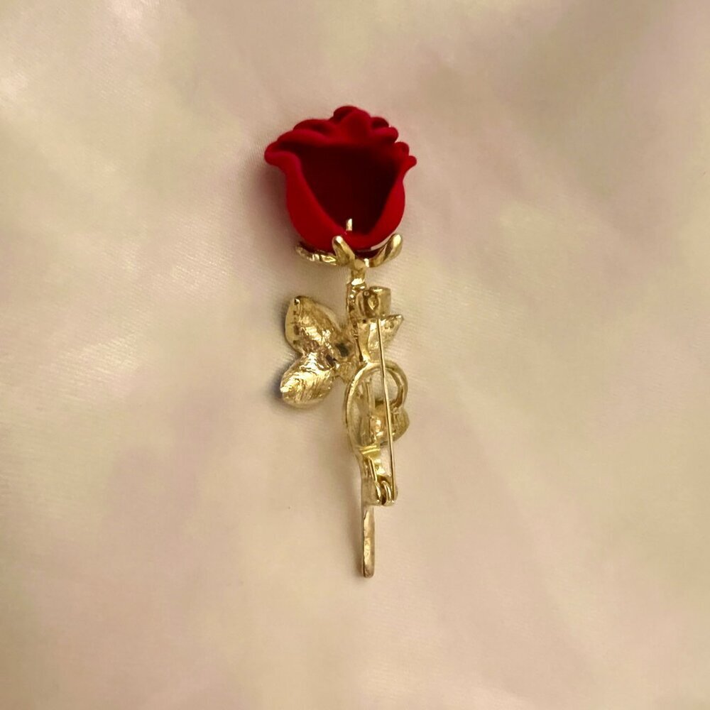 🧷🥀GORGEOUS Rose Corsage Brooch With Green Enamel on Gold-Tone Metal - Picture 3 of 5